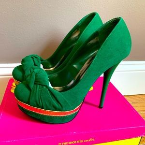 Charlotte Russe Suede Green Pumps